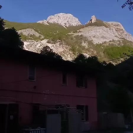 Rifugio Val Serenaia * Minucciano